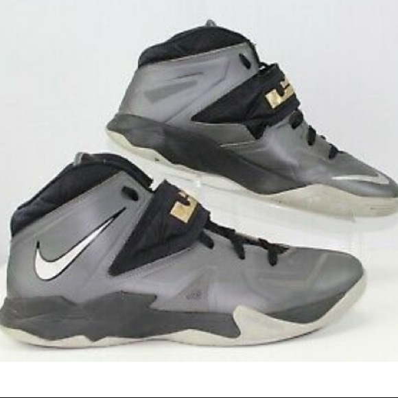 lebron james shoes with velcro